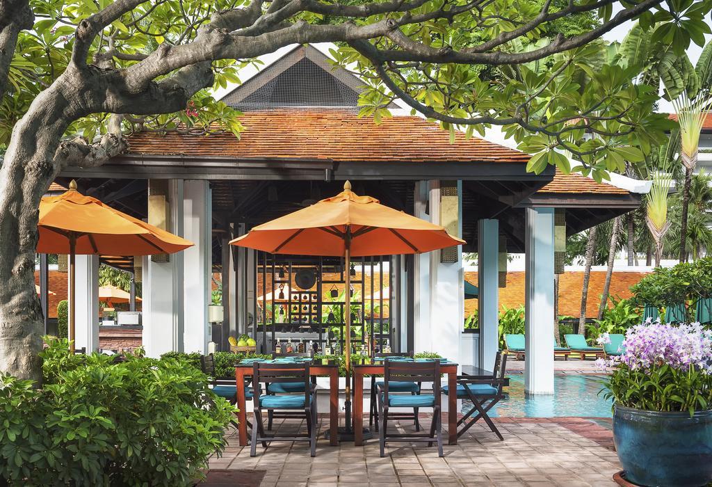Anantara Riverside Bangkok Resort Екстериор снимка The Pool Bar
